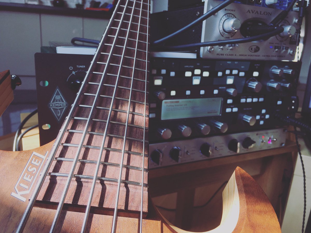 MosTesseracT's tweet photo. Hopefully I can finally get my @avalondesignusa and #hellborg in my touring rig thanks to the #KemperProfiler and wow, I adore this Walnut top #aw5 from #Kiesel https://t.co/BKpFtPvDLb