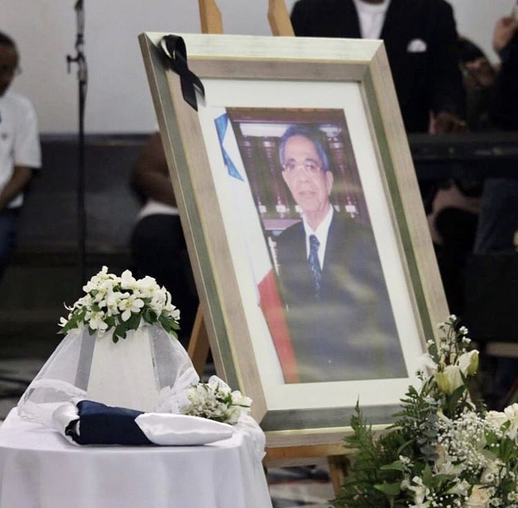 Gracias a toda la familia Panameñista por las muestras de cariño para conmigo y mi familia en la despedida eclesiástica de mi Padre. Por siempre estaré agradecido con todos.