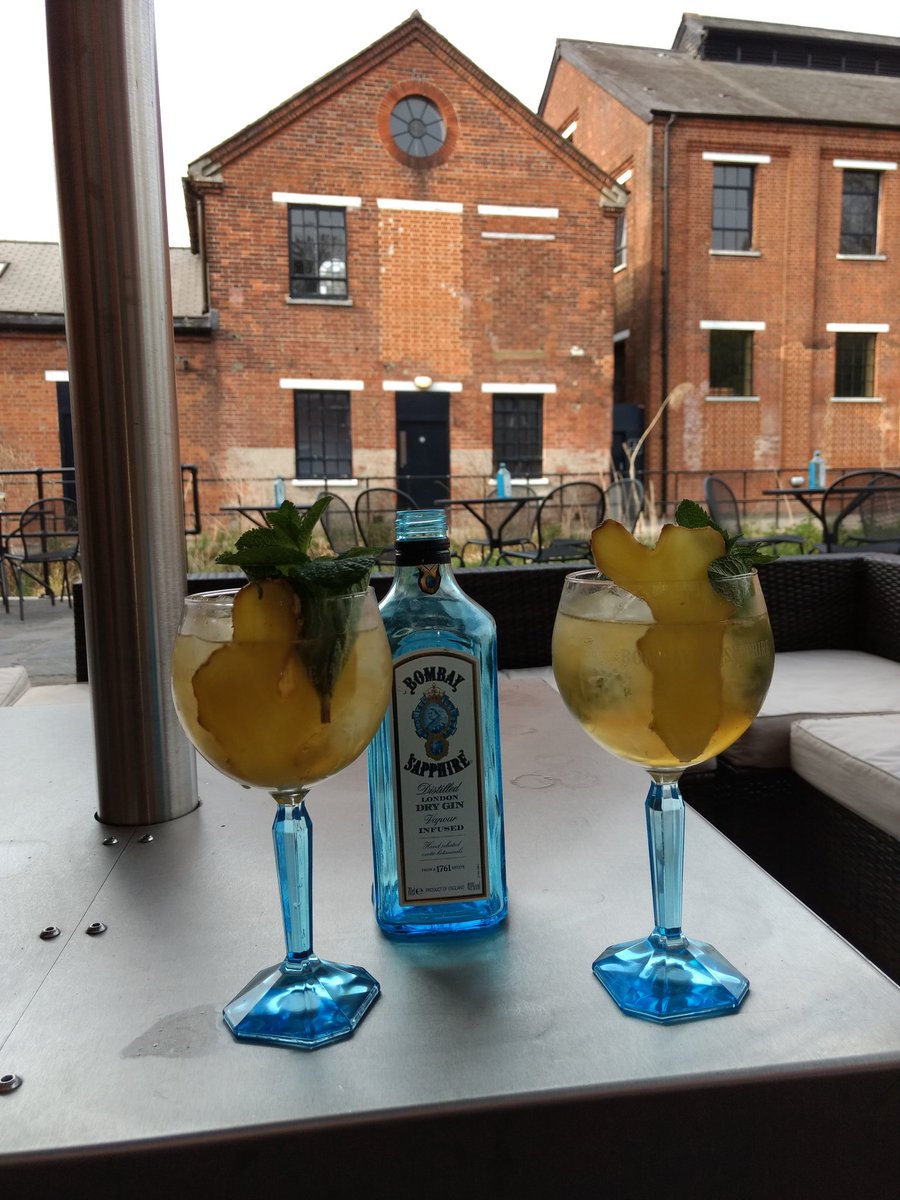 fightingsailor's tweet image. Splendid cocktail master class with Mrs @fightingsailor at @homeofbombay. Engaging and enthusiastic staff, and abundant gin 🍸🍸🍸🍸 Highly recommended. #bombaydistillery