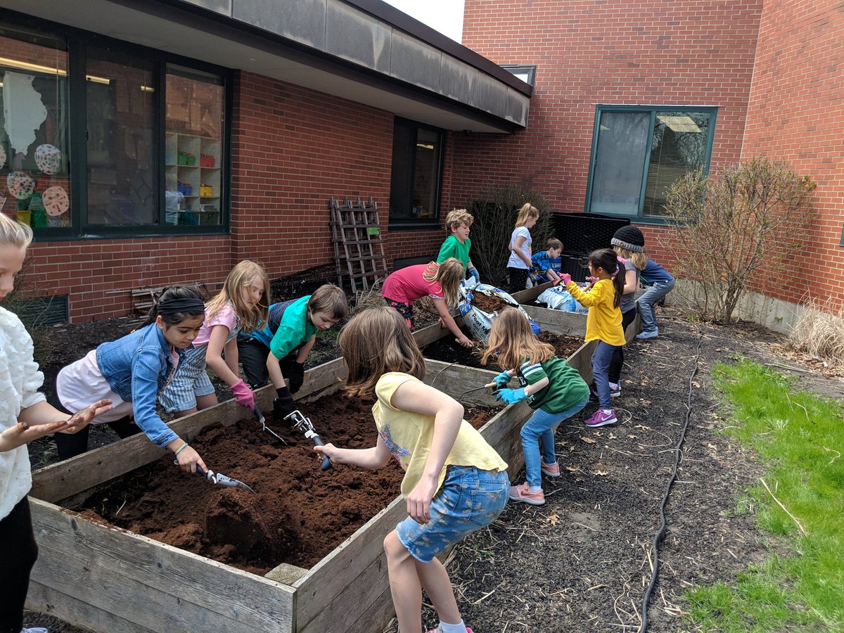 Great day in the Westgate Garden with Squad #2! #wgleads <a href="/AHSD25Westgate/">Westgate Elementary</a> <a href="/DonnaHynek/">Donna Hynek</a>