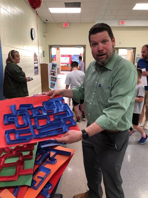 MrsWagnerM3's tweet photo. Great job and thank you to my 6th grade @CISKnights student volunteers for Knight of Innovation! The Geodesic Domes, Amazing Mazes, and Engineering/Building Challenge were awesome! @Kings_Schools #RelateCreateInnovate #Kingsstrong #MyOhioClassroom https://t.co/lPC3Y2kPt9