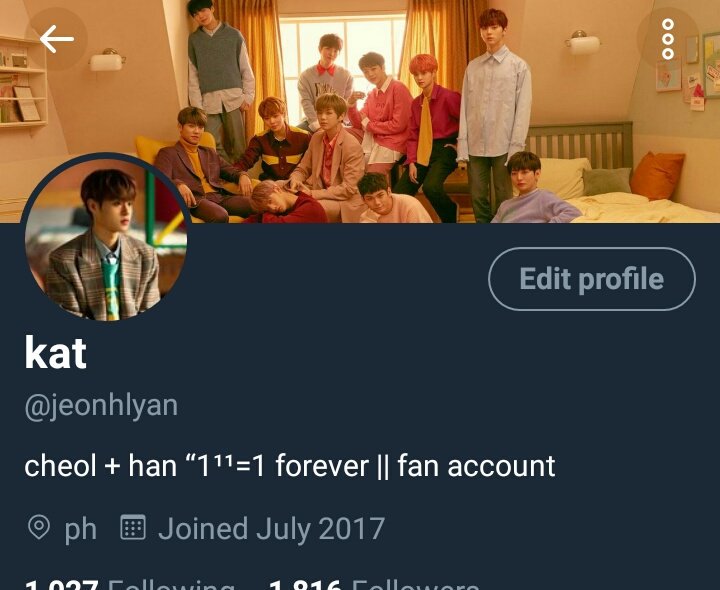 my first (ever) and will not be the last twt layout w/ wanna one pics :<: