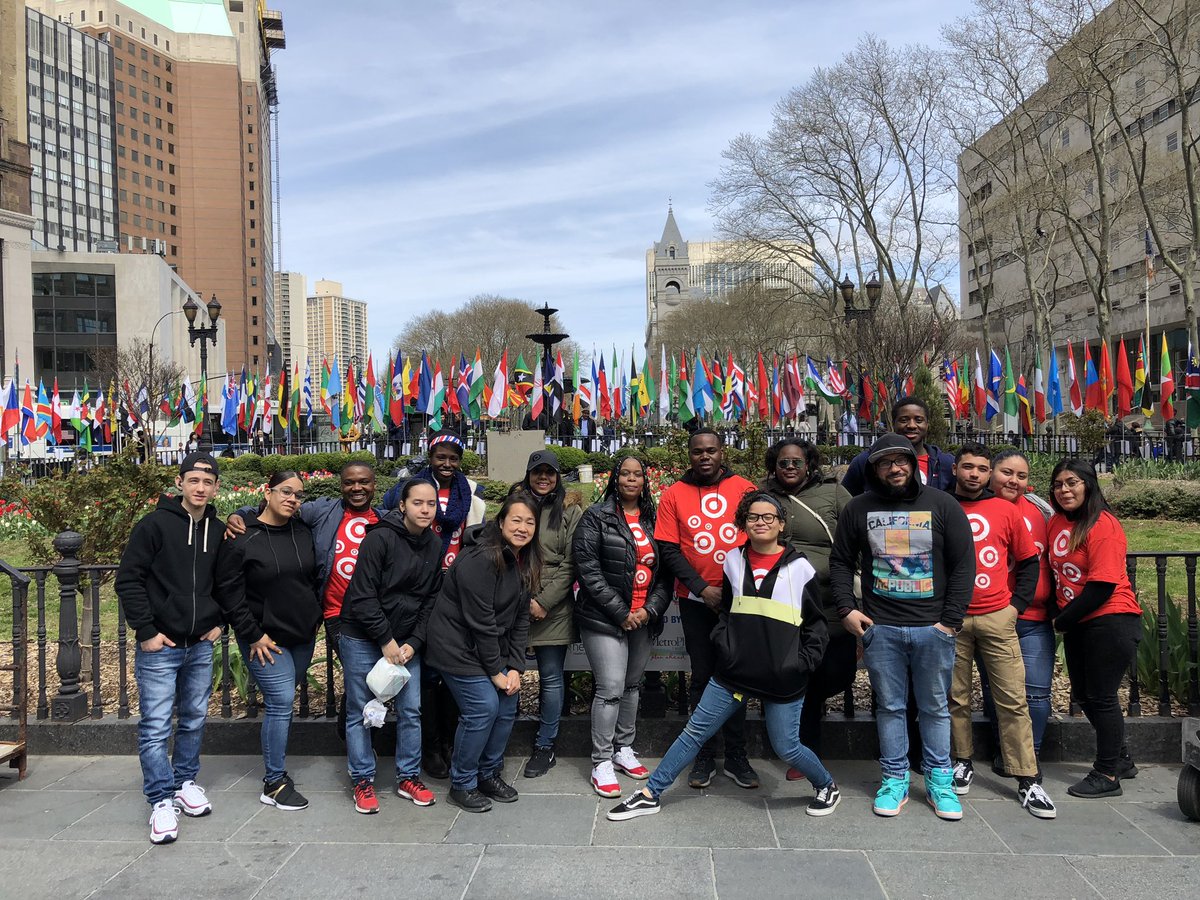 Celebrating Immigrant Day of Friendship at Brooklyn Borough Hall today with the 1344, 3230 and 2212 team. 🇺🇸🇭🇳🇬🇾🇯🇲🇵🇷🇺🇬🇩🇴🇨🇨