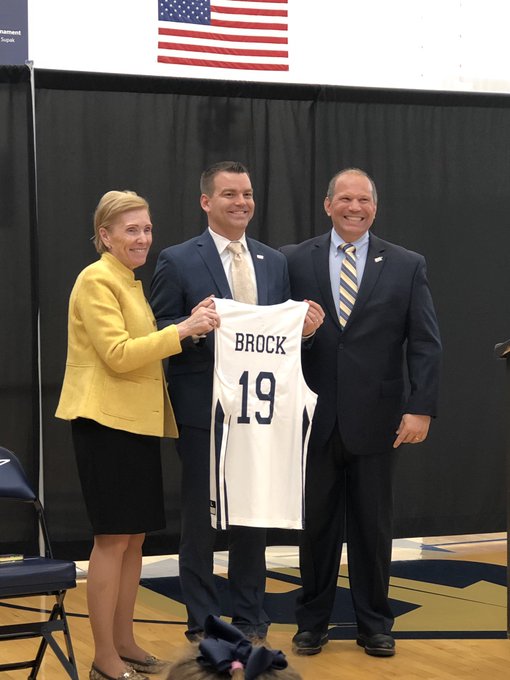 RT @ChancellorKoch: Welcome to the Prairie Stars & #UISedu Family, @UISHoops Matt Brock. #WeAreStars @UISAthletics https://t.co/SoEY4xH2XH