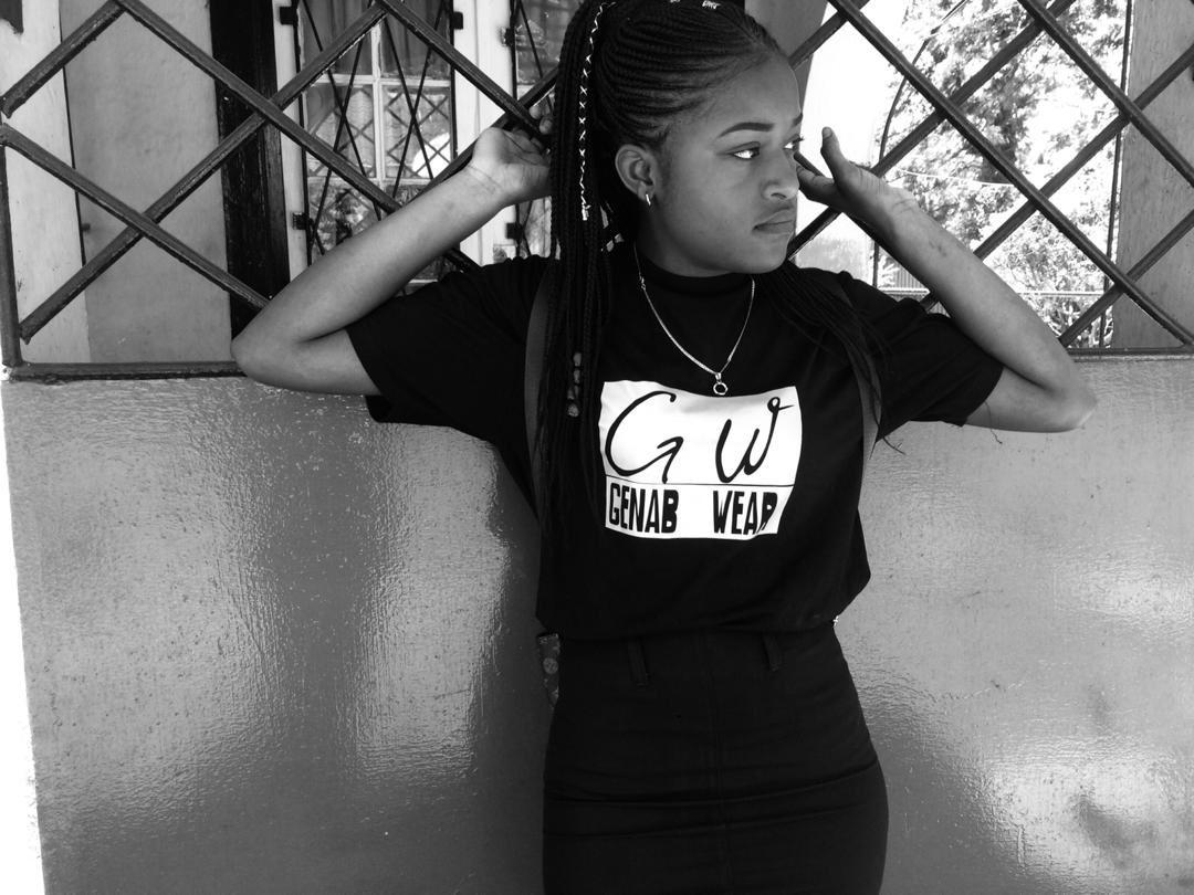 GenabWear's tweet photo. Genab Wear 🔥 #MYOS she has decided to make a style on her own, I can’t believe how amazing she looks like 😍☺️😍 @MutshailDaniel @idrischey4433 @MuyukaNaomy @ManikaKen @shaddy_numbi @Barnabe_BnB https://t.co/6Jf0jfOgNi