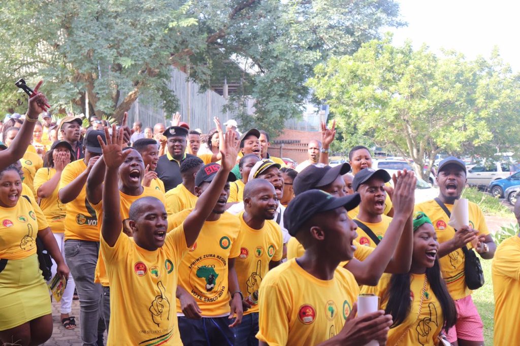 25thSecretaryGe's tweet photo. A storm is brewing at the University of Zululand. One ☝🏾 student one ☝🏾 ANC Vote 🗳 #YouthVoteANC

#ThumaMina
#GrownSouthAfrica 
#YouthVoteANC
#ThumaMina
#GrownSouthAfrica https://t.co/LEU85mOzXM