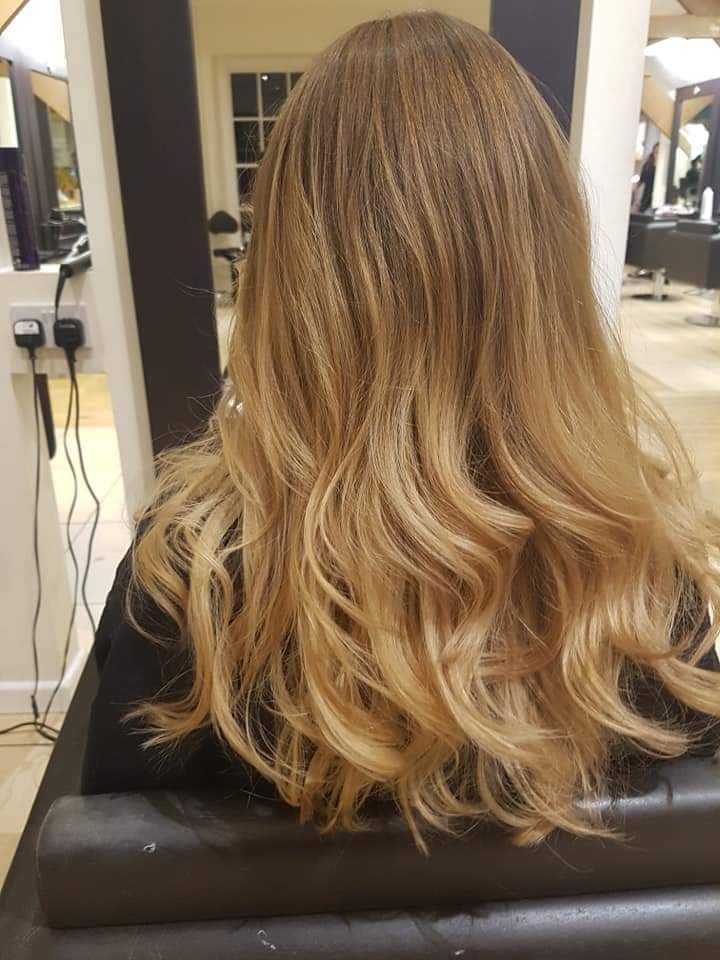 THBofCowbridge's tweet photo. Balayage &amp; face framing highlights were the perfect choice for Grace- who had never coloured her hair before. 

What a lovely &amp; natural transformation😊...
https://t.co/bw8cOdjcrL

#Cowbridge #ValeOfGlamorgan #Cardiff #SouthWales #Salon https://t.co/pUUpfWZ0jk