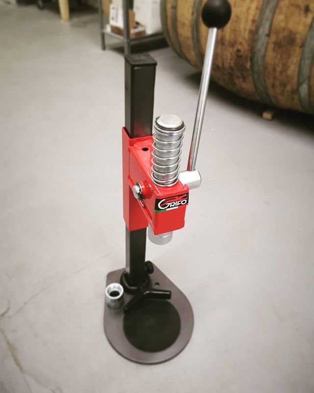 friediesbrewery's tweet photo. Der neue #verkorker ist da😁
----------------------------------------------------
My new #capper arrived today😁
.
.
.
.
.
.
#friediesbrauhaus #craftbeer #beer #hobbybrauer #bier #drinkcraftnotcrap #beerstagram #homebrew #homebrewing #homebrewer #beerm… https://t.co/GfRpYh2fSQ https://t.co/ee9PWMBF4N