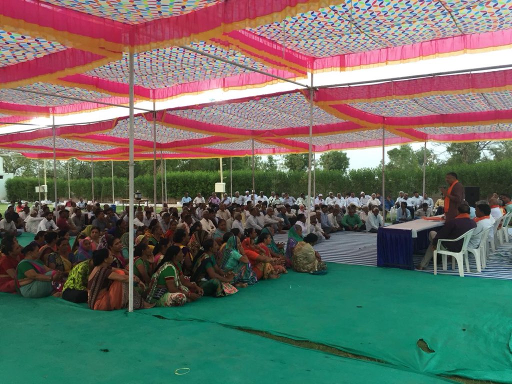 rajnipatel_mla's tweet photo. Looking great enthusiasm & warm welcome for #BJP victory with historical lead .....
Programmes at #Dediyasan & #Balol Jilla Panchayat Seat
#Becharaji Legislative & #Mehsana Loksabha https://t.co/JINhu9g6et