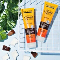 MarcAnthonyHC's tweet photo. How clean is your hair? 🤔 Our Hydrating Coconut Shampoo + Conditioner are designed to wash away product build-up, grease and pollutants. Result? Shiny, soft and refreshed hair. 🙌🏽 Available at @cvspharmacy @LondonDrugs https://t.co/2h4kP6gJfI