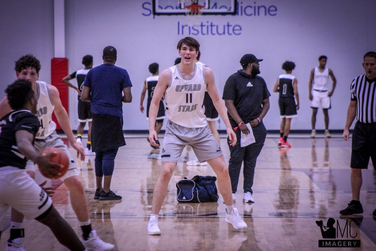 CoachMC__'s tweet photo. Stars 🤩
#gauntletseries #aaubasketball #aau #basketball #spring #summer #adidas #adidashoops #adidasbasketball #highschoolbasketball #dorman #jdavis #acflora #keenan #upwardstars #playwithpurpose https://t.co/PCukoogTAN