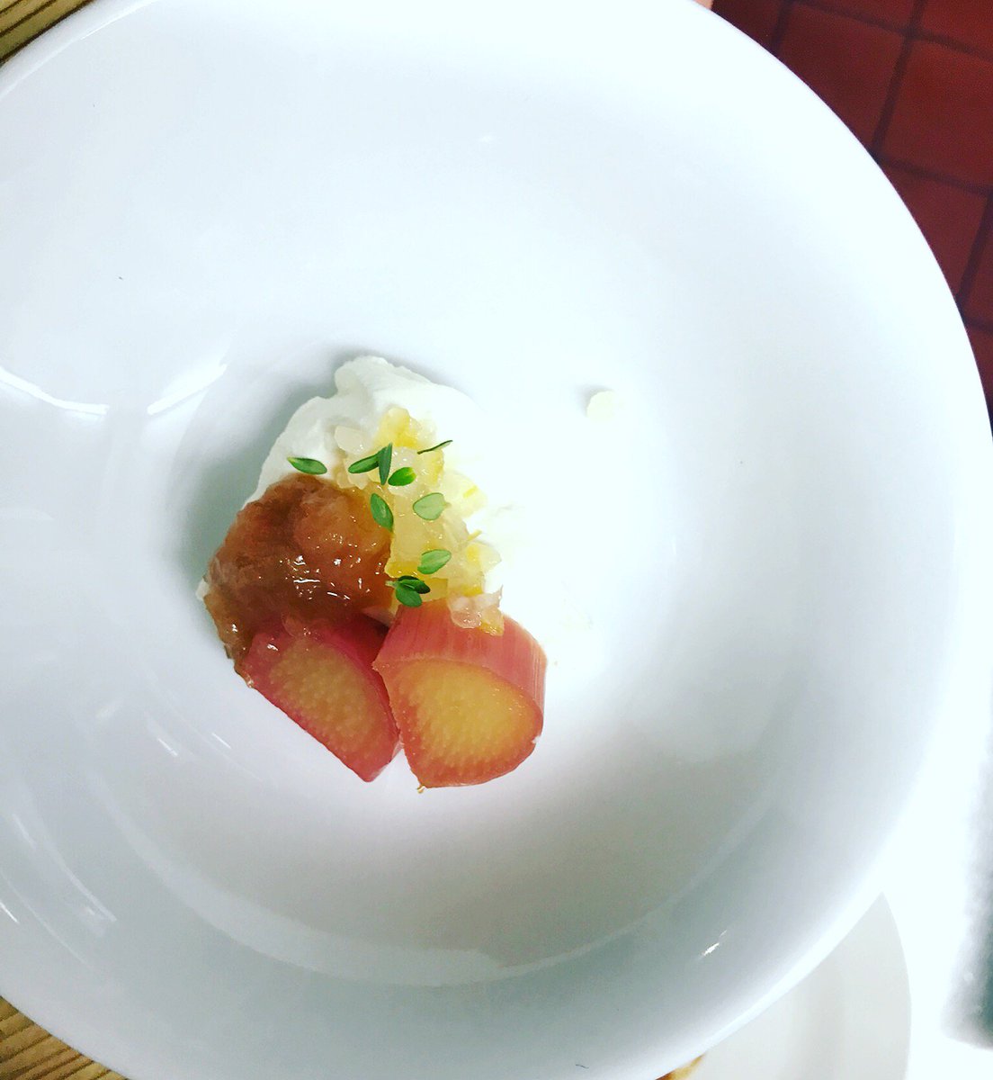 Open field Rhubarb, lemon and saffron jam &amp; thyme

#rhubarb #lemon #saffron #jam #thyme #trangallán #londonrestaurants #london #hackney #stokenewington #newingtongreen #N16 #eatlocal #restaurant #restaurante #galician #galicianfood