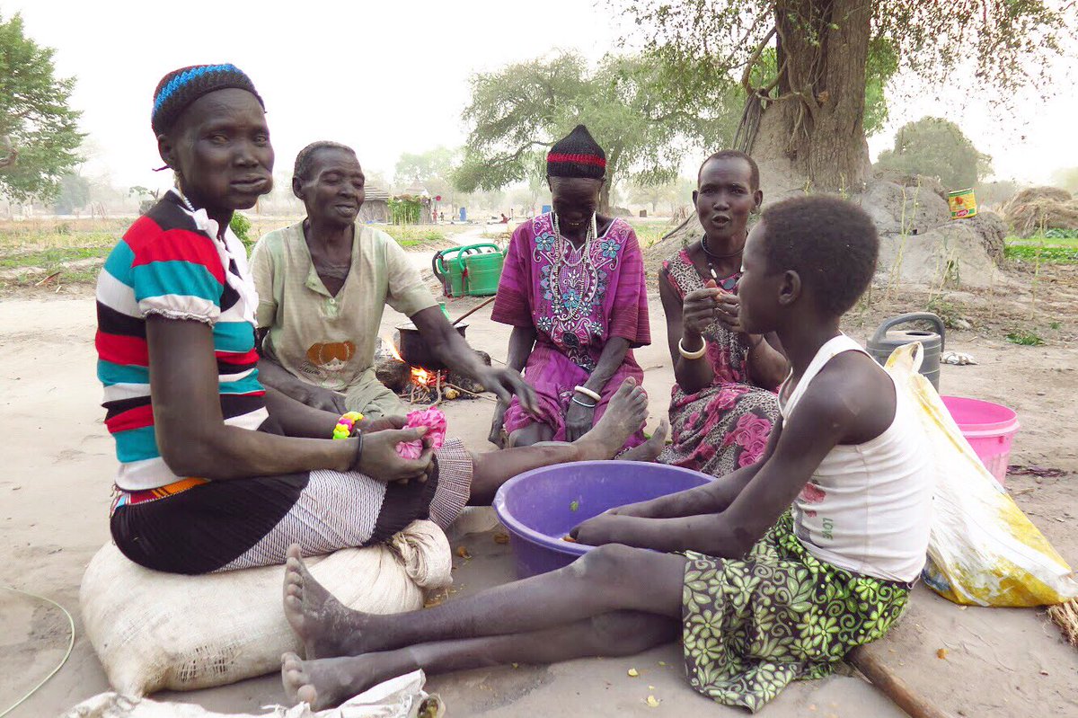 The women at Diar Foundation’s Women’s Farm School are divided into 10 groups of 50.  Each group has a day for attending lessons at the Farm.  The women in the group work, learn, and save together and form a #powerfulsupportnetwork for each other.  

#wearediar