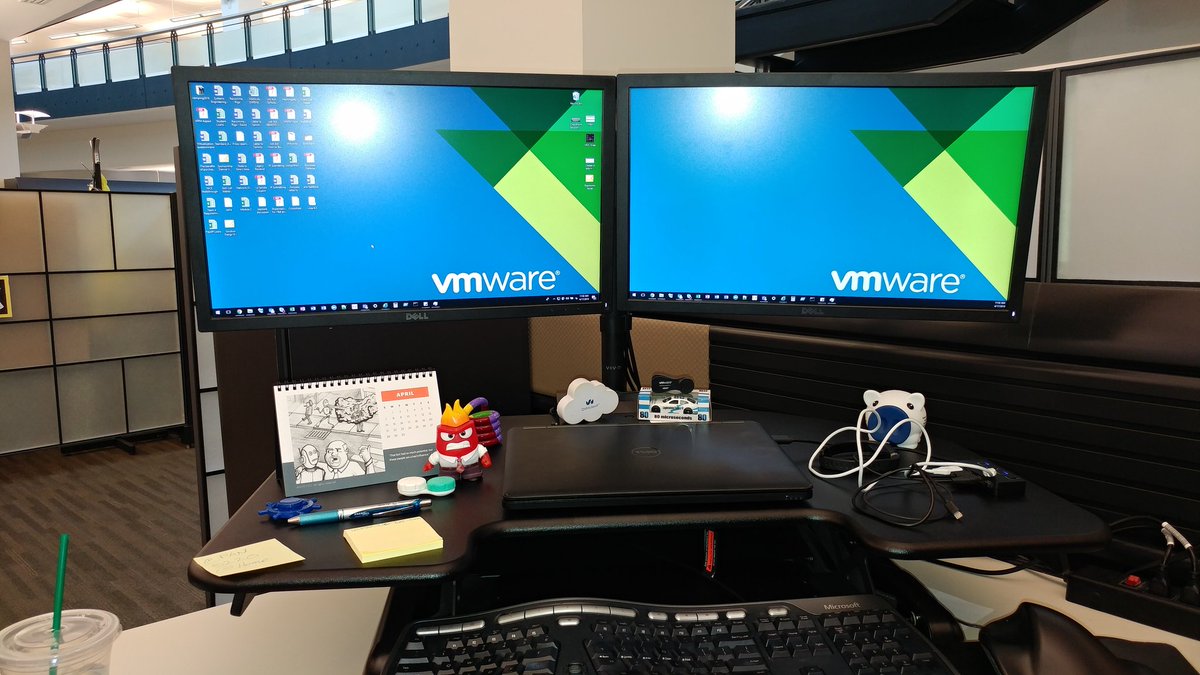 vGonzilla's tweet photo. Look good, work good. Even when it comes to your work environment. #MonitorStand #vExpert #NoClutter #ClutterFreeZone https://t.co/Zyos168YyM