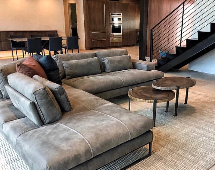taraceagroup's tweet photo. 🔷 Super fun interior design project in this lovely #austintexas home ✨
#TaraceaFurniture, Ovo Coffee Table. #nestmodern #mynestmodern #austinhomes #modernfurniture #austininteriors #austininteriordesign Via
@NESTModern
https://t.co/DkHklLsdsE https://t.co/0FDvbQUf9E