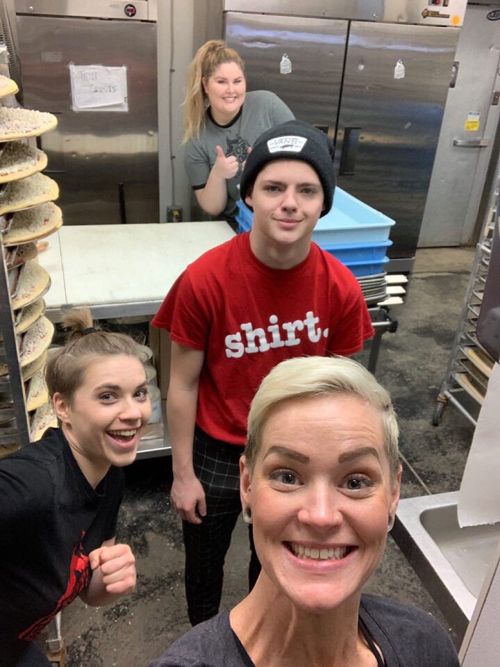 HotBoxPizza's tweet photo. $1 slices for two more hours!! Cโmon on in! We canโt wait to see you!! #DollarSliceDay #Holladays https://t.co/S4pDSZKm4Z