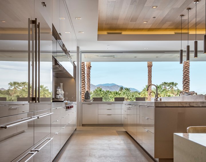 Stacy__Garcia's tweet photo. Wow!! 😍 RT @thenkba:  #kbtribechat A1: Where does the kitchen end and the outdoors begin? #NKBADesignComp winner Philip Nikolich used stone flooring to create a seamless design. 📸: Angie Agostino https://t.co/XafGwri1MI