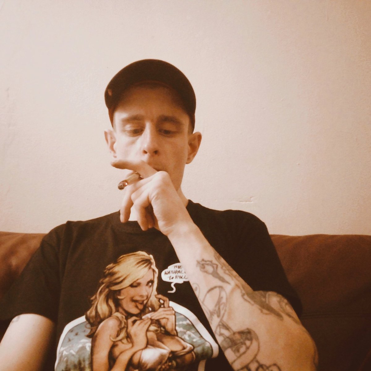 sniffadoghq's tweet photo. Hardcore Blazing #cbd #weed #420life #420 #follow #spliff  #spliffin https://t.co/Zbu4vJ3qaJ