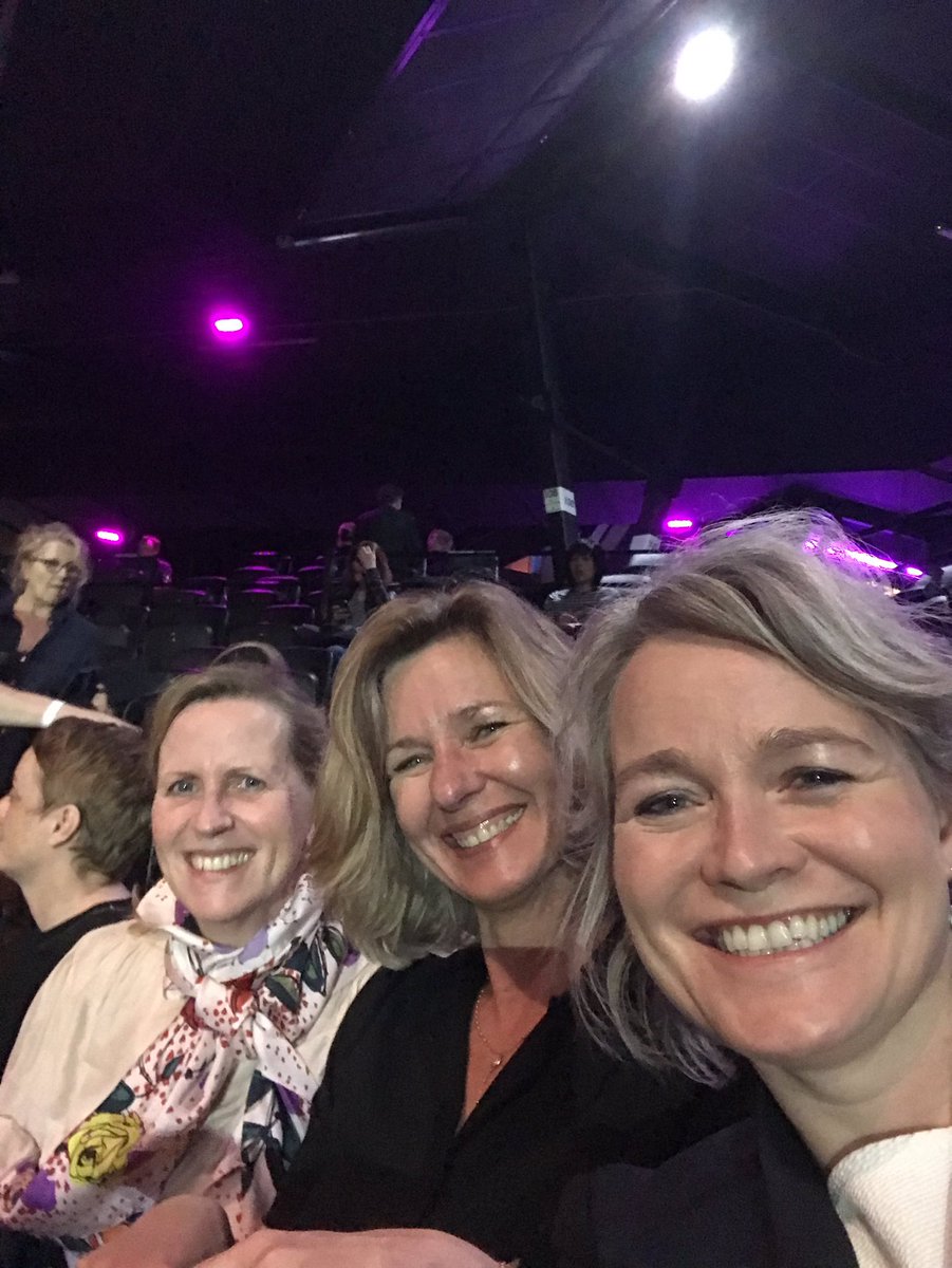 #IAmBecoming Super om hier te zijn! <a href="/jelmadekker/">Jelma Dekker</a> <a href="/bouwzorgfryslan/">Helena Spits</a> <a href="/MarcellaVeldhui/">MarcellaVeldhuis</a> #MichelleObama