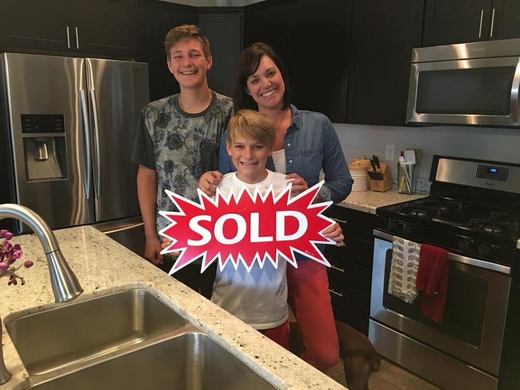 valeriescaro's tweet photo. Another home sold to this beautiful family! We love making our clients happy. Le… https://t.co/6Of3vtfPfg https://t.co/FWJGcNE6pi