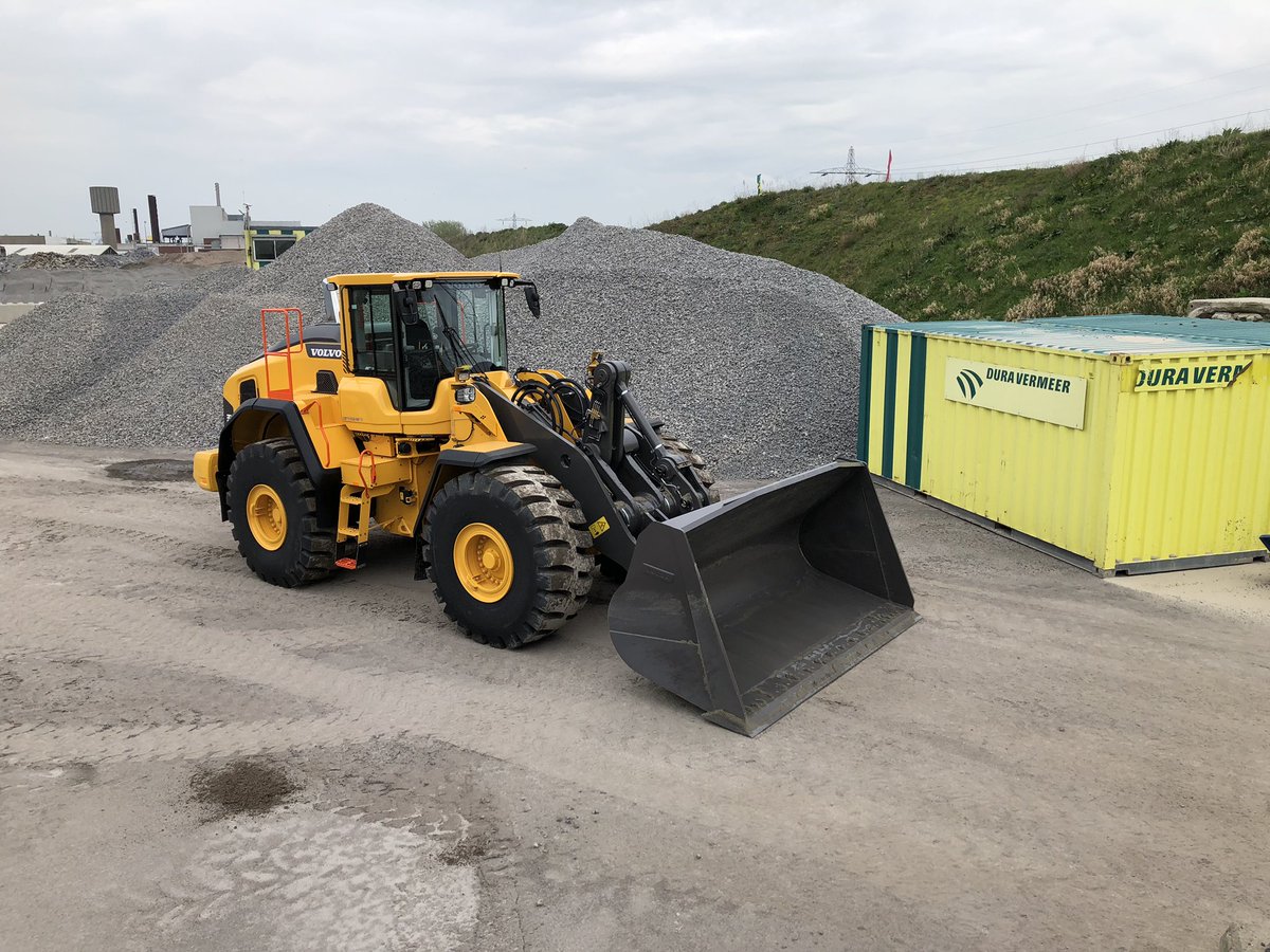 TonnieRoording's tweet photo. Vandaag nieuwe machine afgeleverd. @mario jansen @derksgww@duravermeer https://t.co/HEWlXjviQs