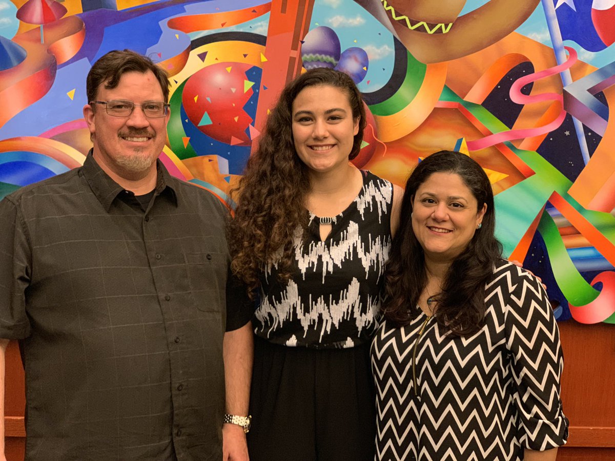 CMBsquared's tweet photo. Congratulations, @FSHISD Senior Rose McConnel for being awarded the AAASCD scholarship for future educators! https://t.co/WebJvfvkrZ