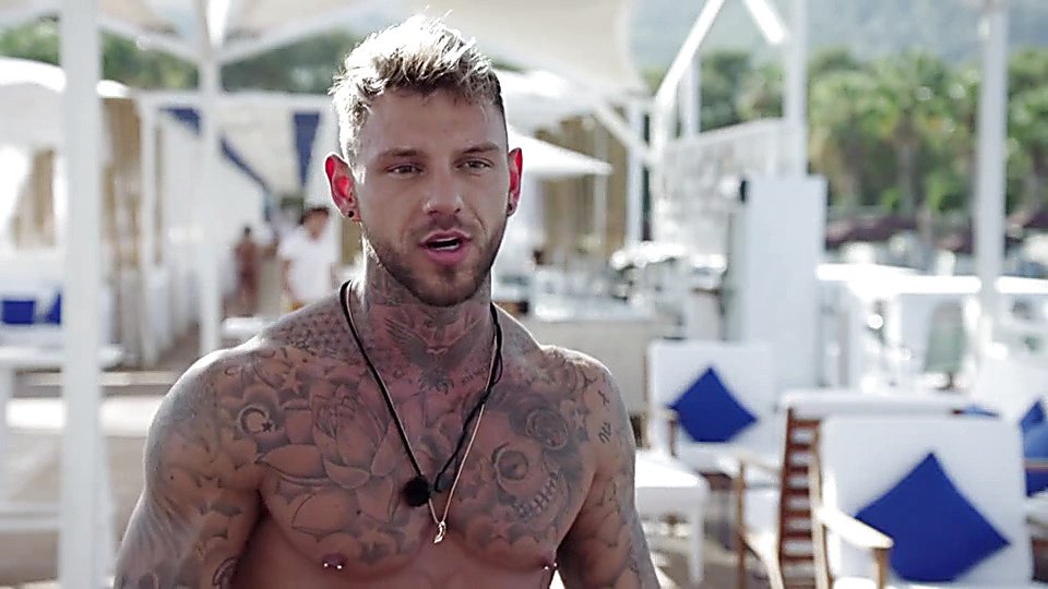 mancrushday's tweet image. Sean Pratt Mostra Il Sedere in Baewatch: Parental Guidance S01E06 mancrushes.com/hot-men/sean-p… #WCW #MCM #SeanPratt