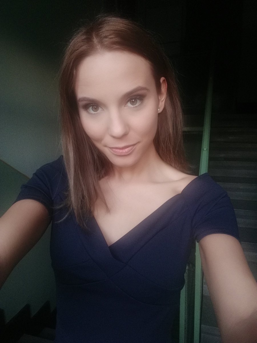 Poppy Pleasure (@pleasurepoppy) on Twitter photo 