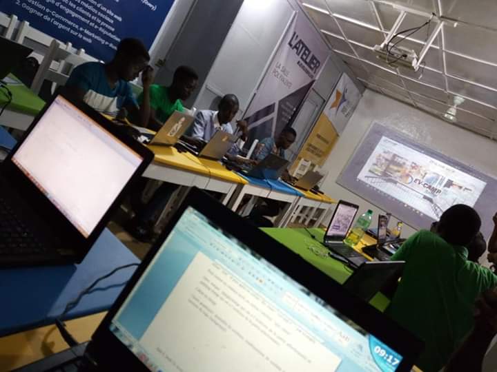 HudAdam10's tweet photo. LIGHT INNOVATION
Atelier JE VEUX BRILLER
Day 3 of the DevCamp XL
17/04/2019
@gerobignon
#devcampJVB 
#wasexo https://t.co/sJkFQJ8ZFL