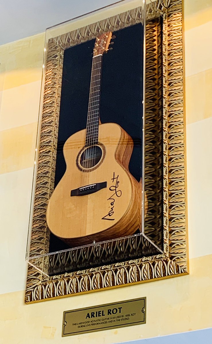 ¿Sabías que tenemos la auténtica guitarra del genio argentino Ariel Rot?

#ThisIsHardRock #HRCMallorca