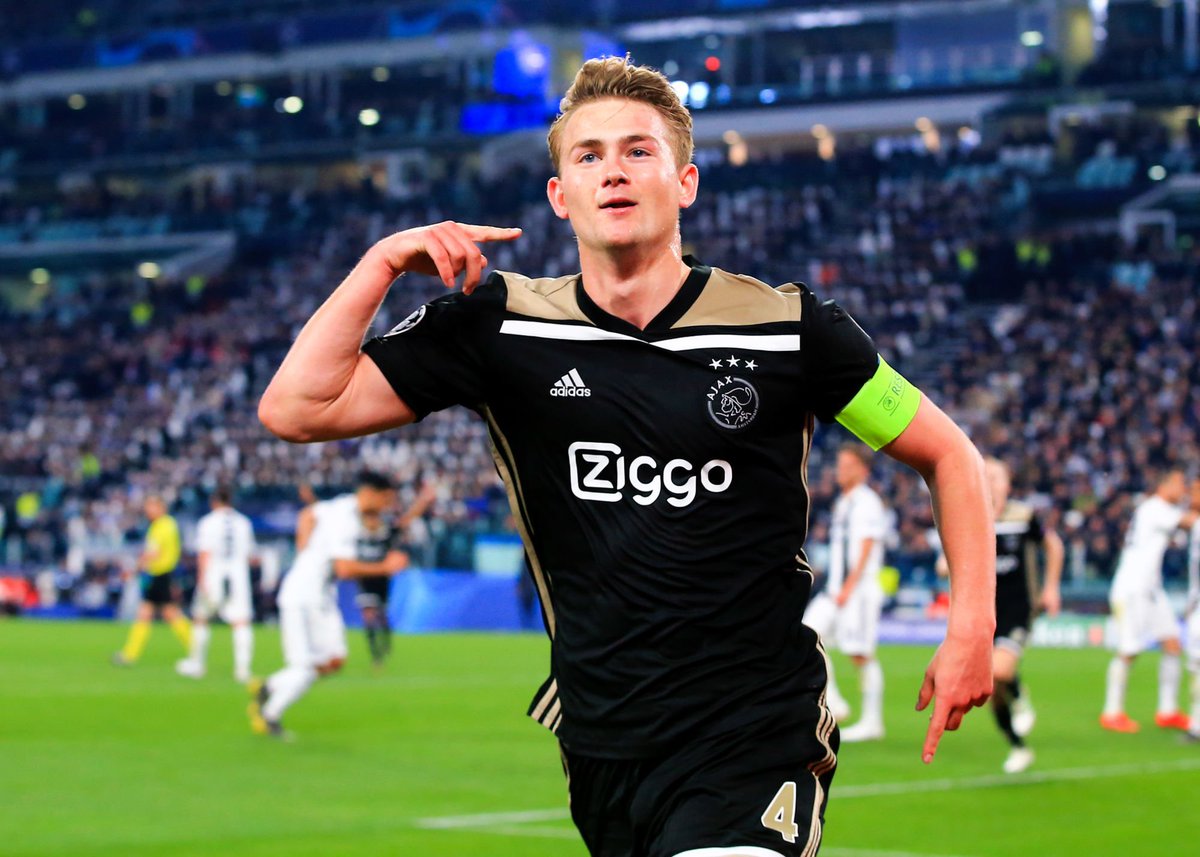 ActuFoot_'s tweet image. 🔴 Accord tout proche entre le FC Barcelone et l'Ajax pour le transfert de Matthijs de Ligt cet été. 

Le club catalan déboursera 80 millions d'euros pour s'attacher les services du défenseur néerlandais. (@espn)