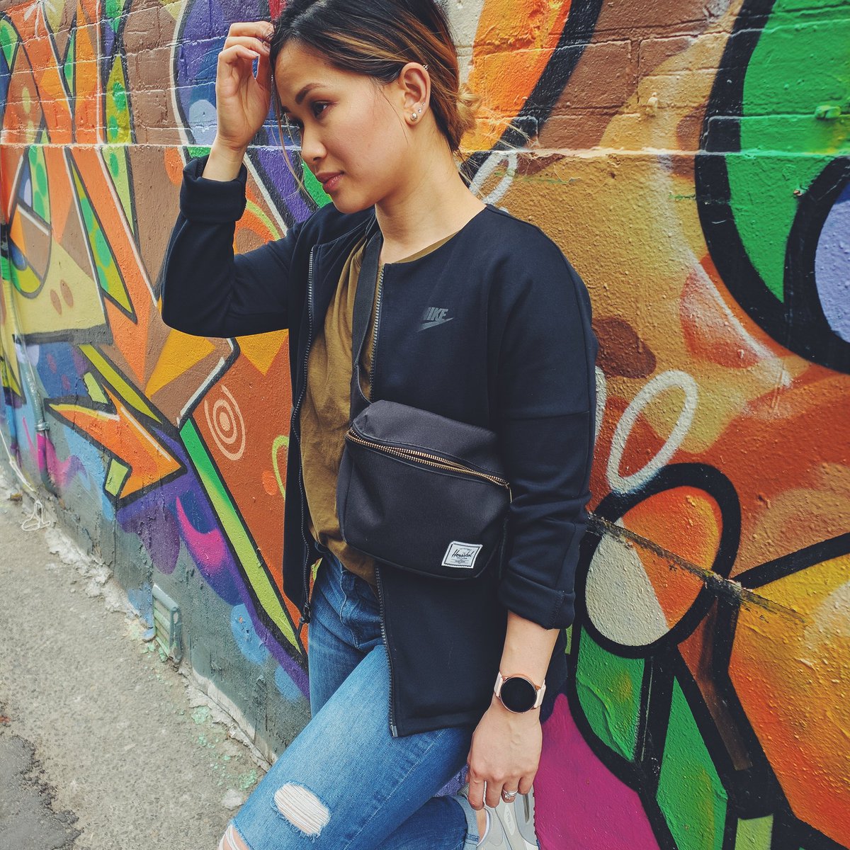 thaohuynhtv's tweet image. Galaxy Watch Active review COMING real soon! @samsungcanada

#galaxywatchactive #nike #techfleece #graffiti #fitness