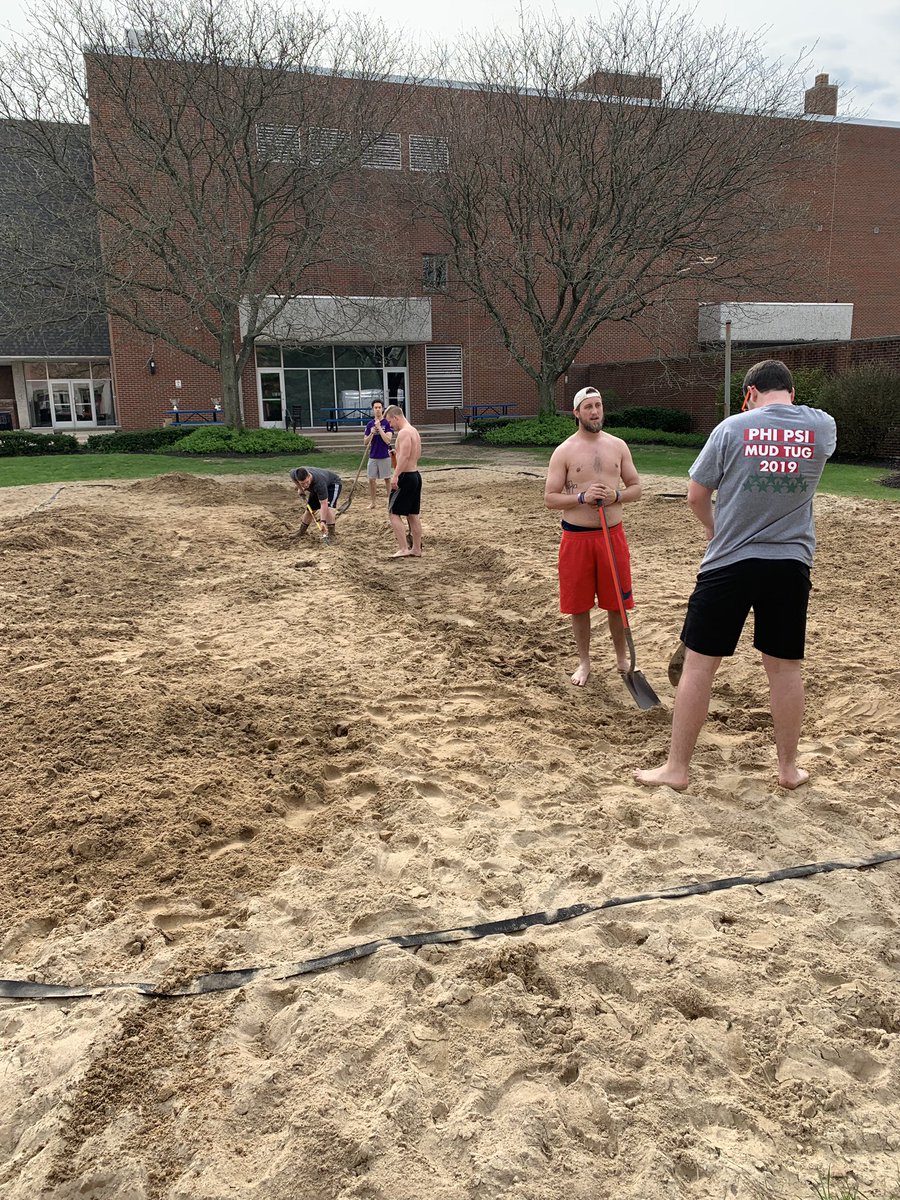 phipsimudtug's tweet photo. Rain or shine it’s Mud Tug time! 2pm at the court. https://t.co/9u9XU8i9xL
