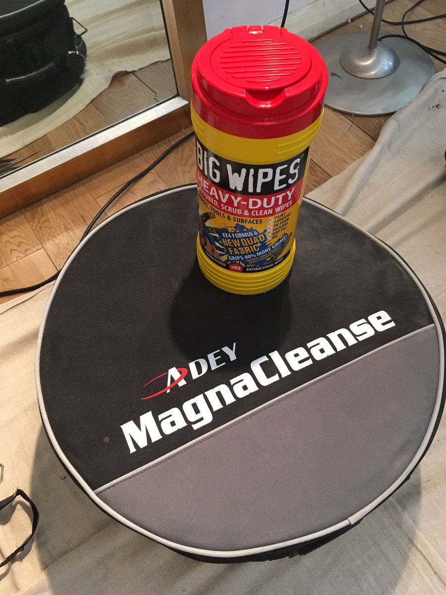 paulob19's tweet image. Installation of @ADEY_Pro Pro2 filter and chemical Magnacleanse. Something really satisfying cleaning the large magnets👌🏼 #MC1 #MC5 #improvedefficiency @flir @vetopropac Clean up with the @BigWipes 💪🏻👊🏻