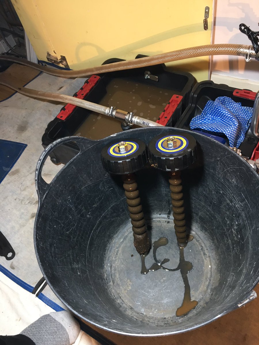 paulob19's tweet image. Installation of @ADEY_Pro Pro2 filter and chemical Magnacleanse. Something really satisfying cleaning the large magnets👌🏼 #MC1 #MC5 #improvedefficiency @flir @vetopropac Clean up with the @BigWipes 💪🏻👊🏻