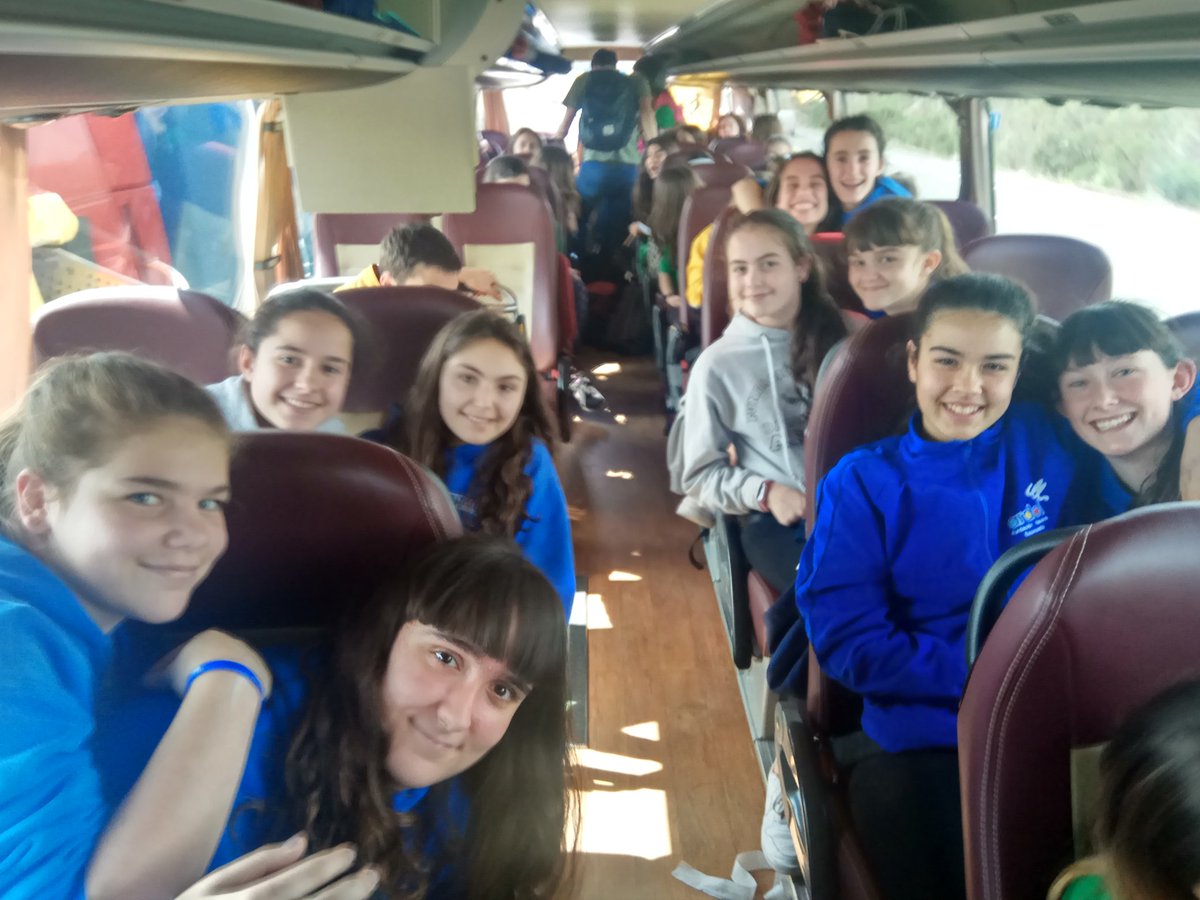 Domon_12's tweet photo. La expedición infantil @FNBardoi ya está en marcha hacia el torneo #MarinaDorBasketCup @mhlsports #TorneosMHL A seguir creciendo con la ilusión por bandera! #Hormigas #DejarnosLaPiel #JacaPaca https://t.co/9EgPuUDs8T