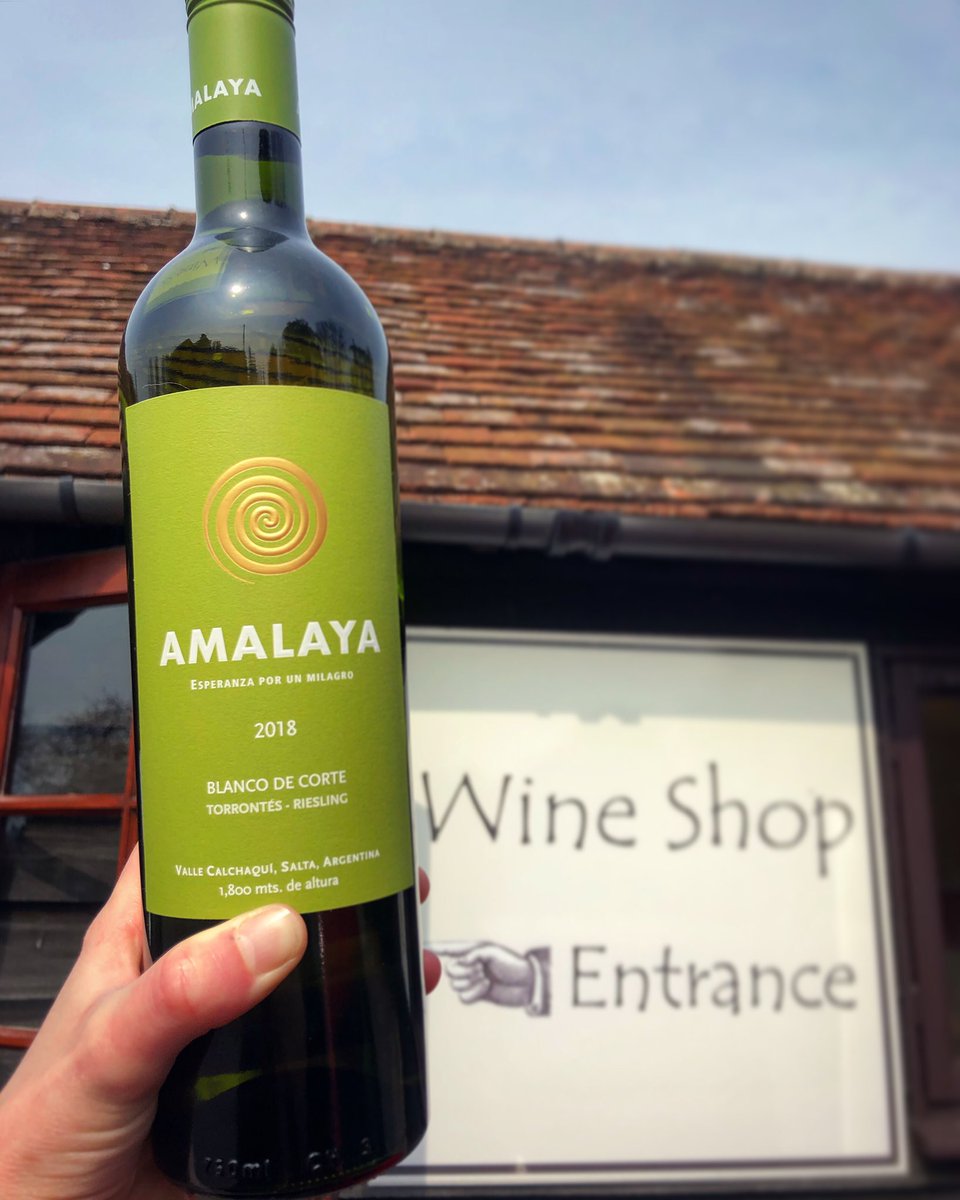 It seems everyone is stocking up on the delicious Amalaya Blanco ready for this sunny Bank Holiday weekend☀️We are open Weds until 4.30pm, Thurs 9.30am-4.30pm, Good Friday CLOSED, Saturday 9.30am-1pm💚
#BankHolidayWeekend #Wine #wineoclock #EasterWeekend