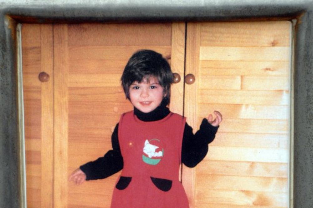 bezanije's tweet photo. At times of war
We're all the losers
There's no victory...
Who will save the war child baby
Who controls the keys
The web we weave is thick and sordid.

Lepo spavaj, Milice. 
#NeverForget
17. aprila poginula je Milica Rakić ://

@NATO #StopKillingForLove #stopviolence https://t.co/Kx0oCJiCoe