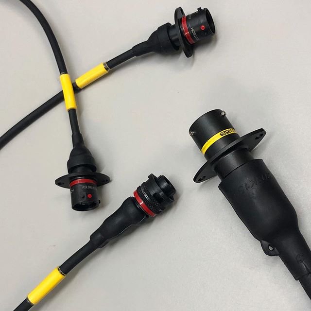 ksvlooms's tweet photo. Deutsch AS nodes on a current MoTeC C127 data loom we’re wrapping up for a road race Mini Cooper.
••
#ksvlooms #motorsportwiring #motorsportelectronics #minicooper #boschmotorsports #motec #motecusa #pdm30 #c127 #sadevtransmission #milspecwiring #deutschautosport https://t.co/dI3ZfQau0t