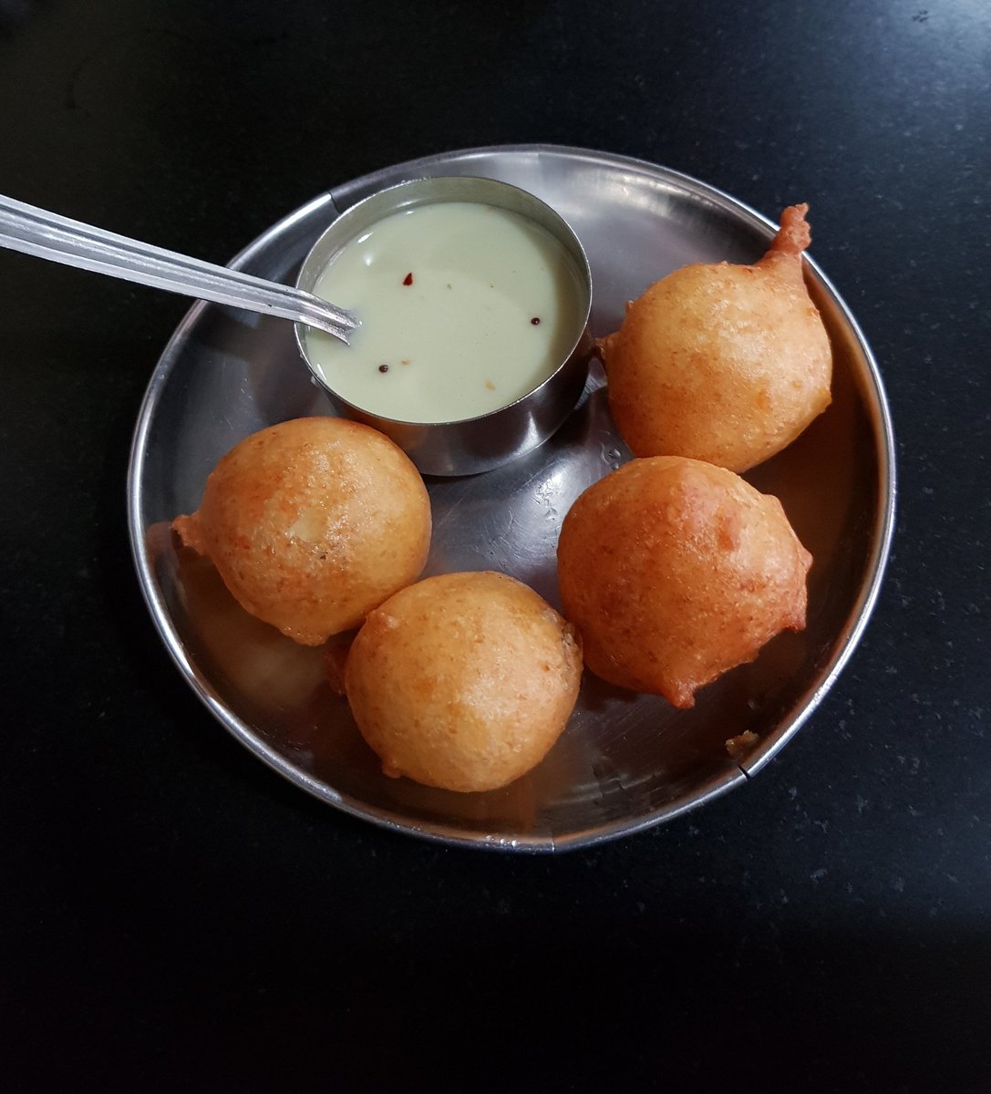 Dahi_Vada's tweet image. Nothing can beat this.

#Udupi #Mitrasamaj ❤✔