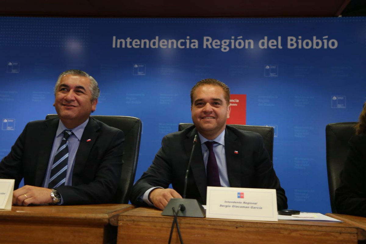 jadenbauer1's tweet photo. RT gorebiobio: Poner a #ChileEnMarcha es lo que nos pide el Pdte sebastianpinera. Hoy Intendente sgiacamang encabeza el primer Gabinete Regional ampliado, fijando los lineamientos y los ejes del GobiernodeChile. #VamosBiobío #ChileEnMarcha #GiacamanInten… https://t.co/FwfMzxxdpI