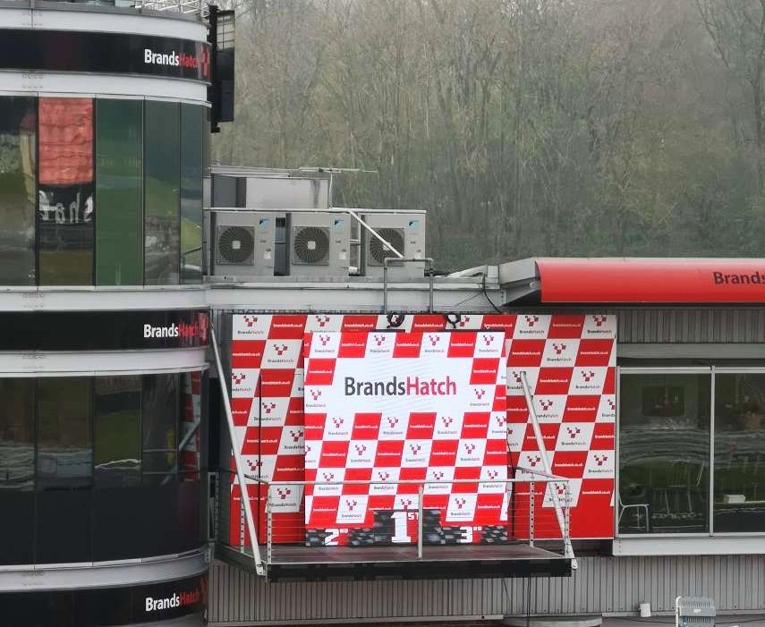 AlKamelSystems's tweet image. A new LED Panel Solution has been tested at @Brands_Hatch along this week. This is how it looks like!

Durante esta semana hemos estado probando un nuevo panel LED en Brands Hatch. ¡Así es cómo luce!

#AlKamelSystems #Screentech