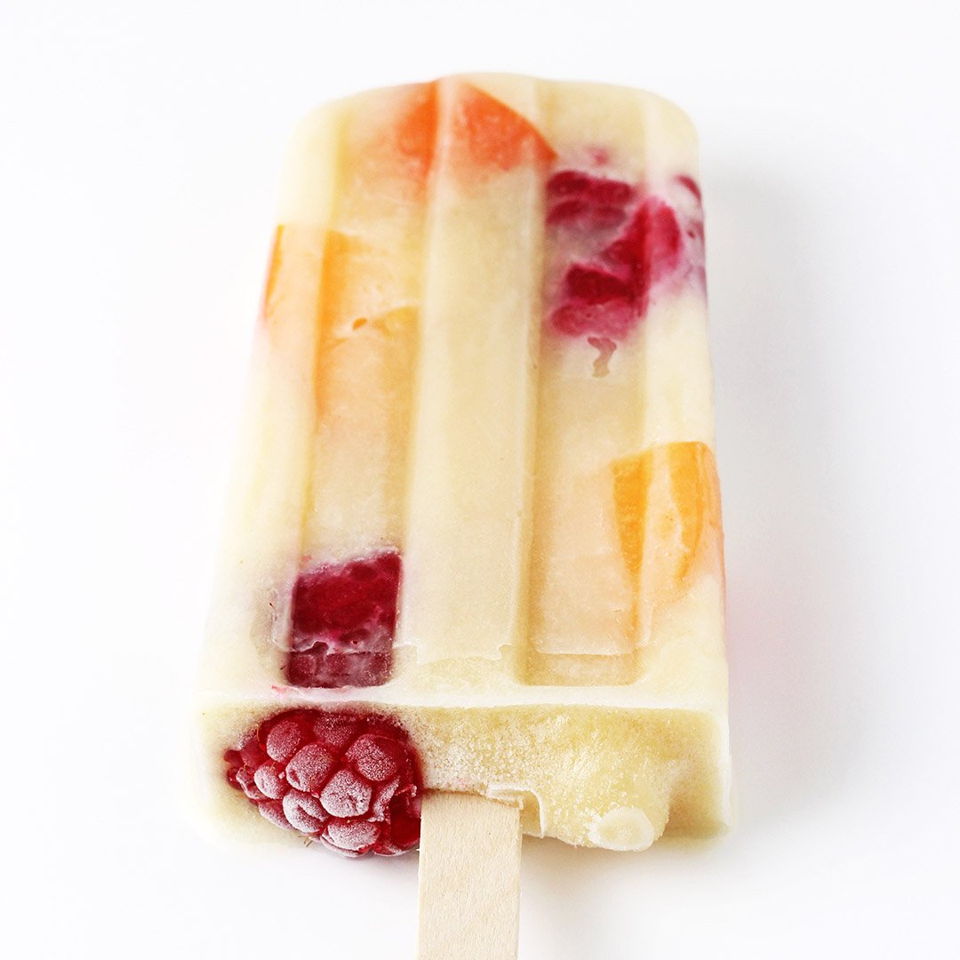 ☀️Vanilla Apricot Raspberry Protein Popsicles☀️ Prot: 8g, Carbs: 5g (2g fiber, 2g sugar), Fat: 1g, Cal: 63, 1sp 💪🏼in our #protein #popsicle ebook: shop.proteincakery.com/products/25-he… #recipes #summer