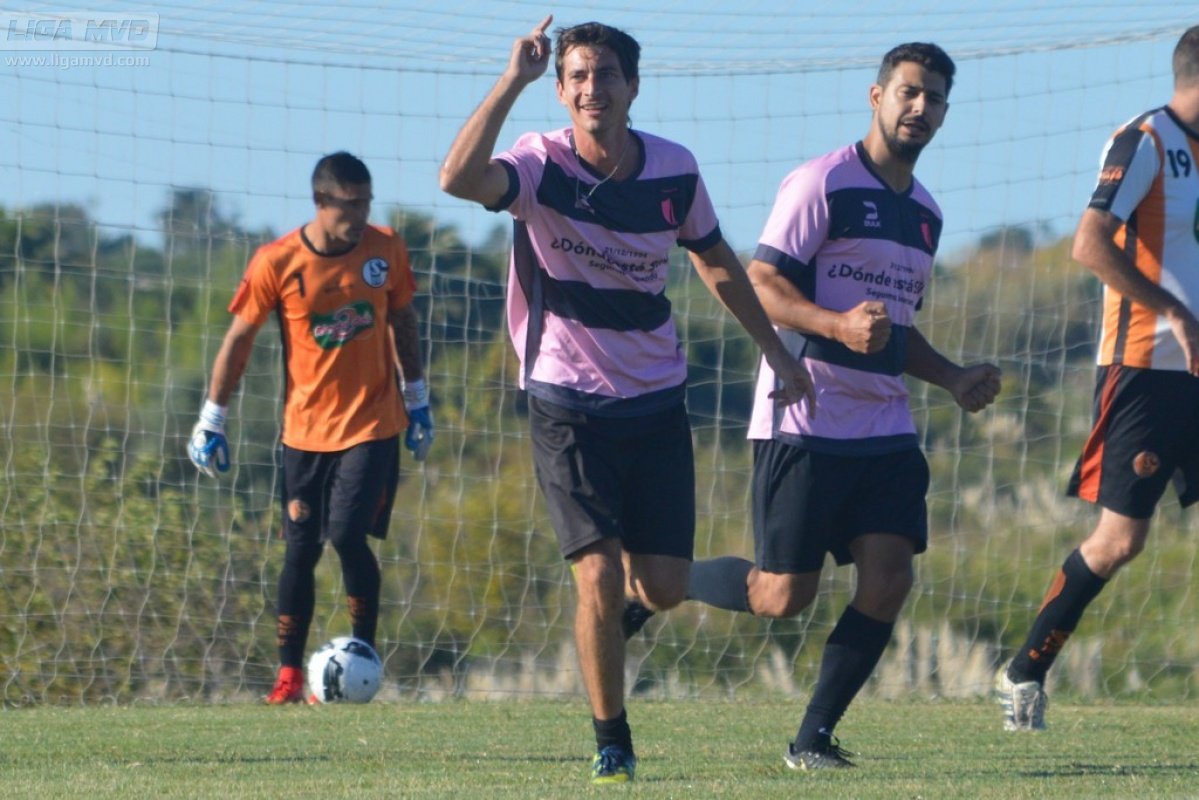 algunas fotos del último partido, galería completa en mas33.ligamvd.com/galerias_show/… <a href="/LIGA_MVD/">LIGA MVD</a>