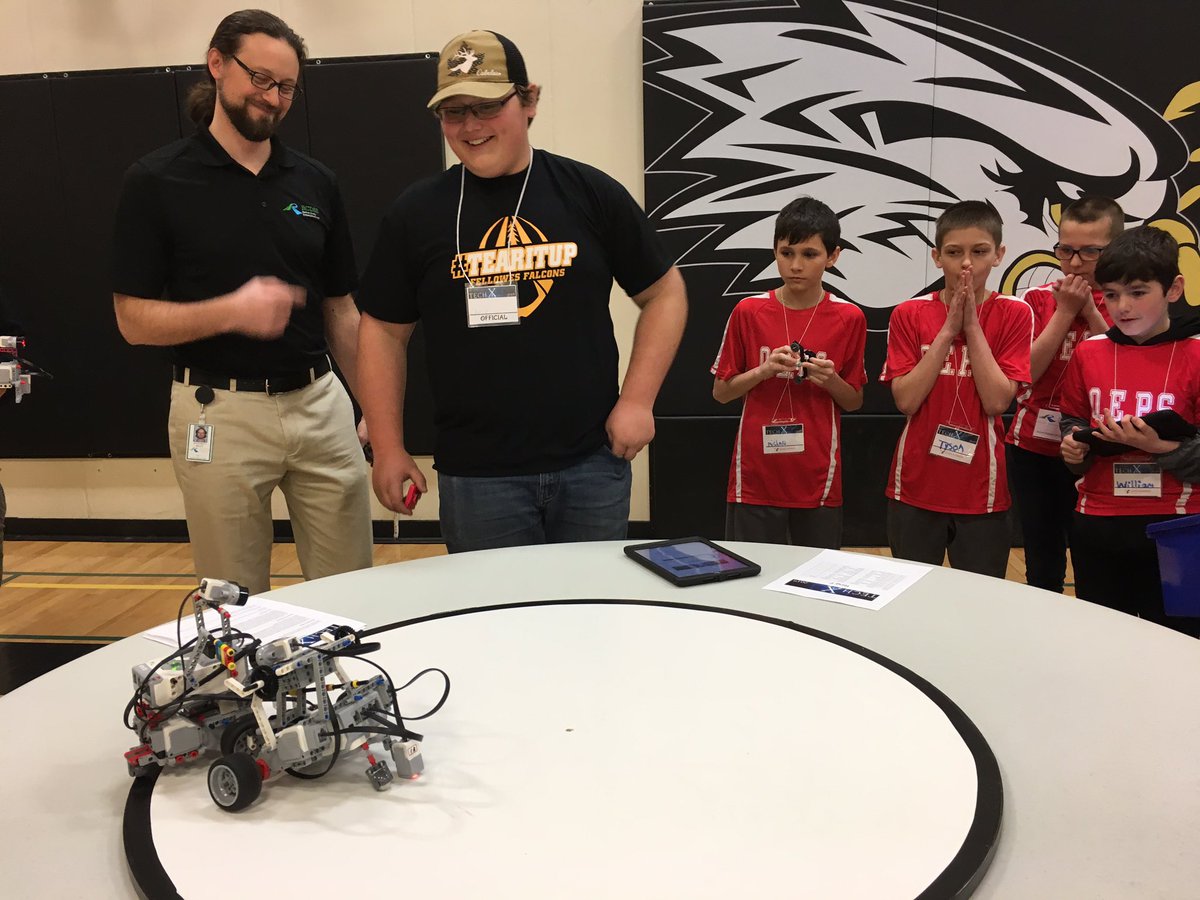 MrsLQEPS's tweet image. Three best-of-threes and three wins! Go Queen E! @RCDSBIT #RCDSBTechX