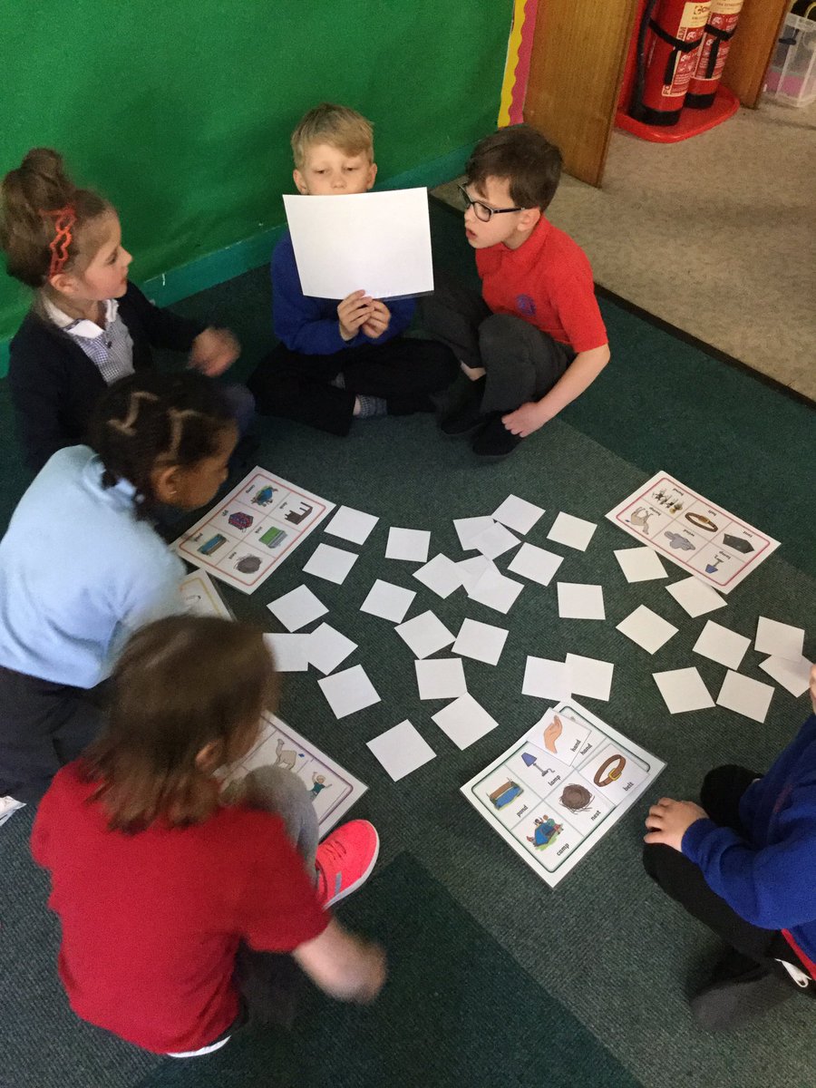 MrsDuncan88's tweet photo. We love visiting our learning stations! @ForehillSchool #learningthroughplay #learningfromfriends https://t.co/MP1rSPhIEx