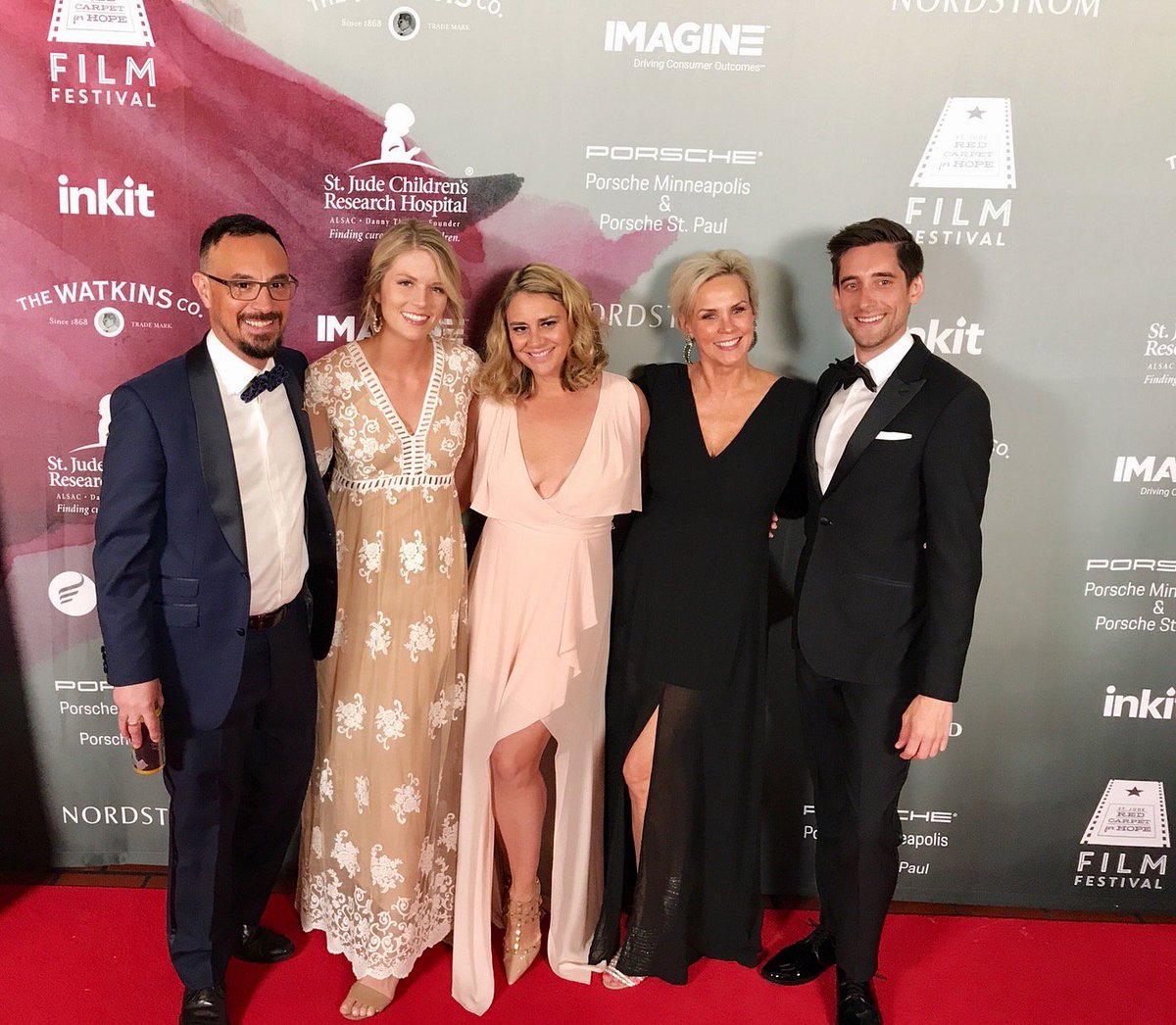 Spiffff-yyyyyy. That’s how we look when we show up to raise money for St. Jude at Red Carpet for Hope. The photographer said so. (And we totally bought it.)