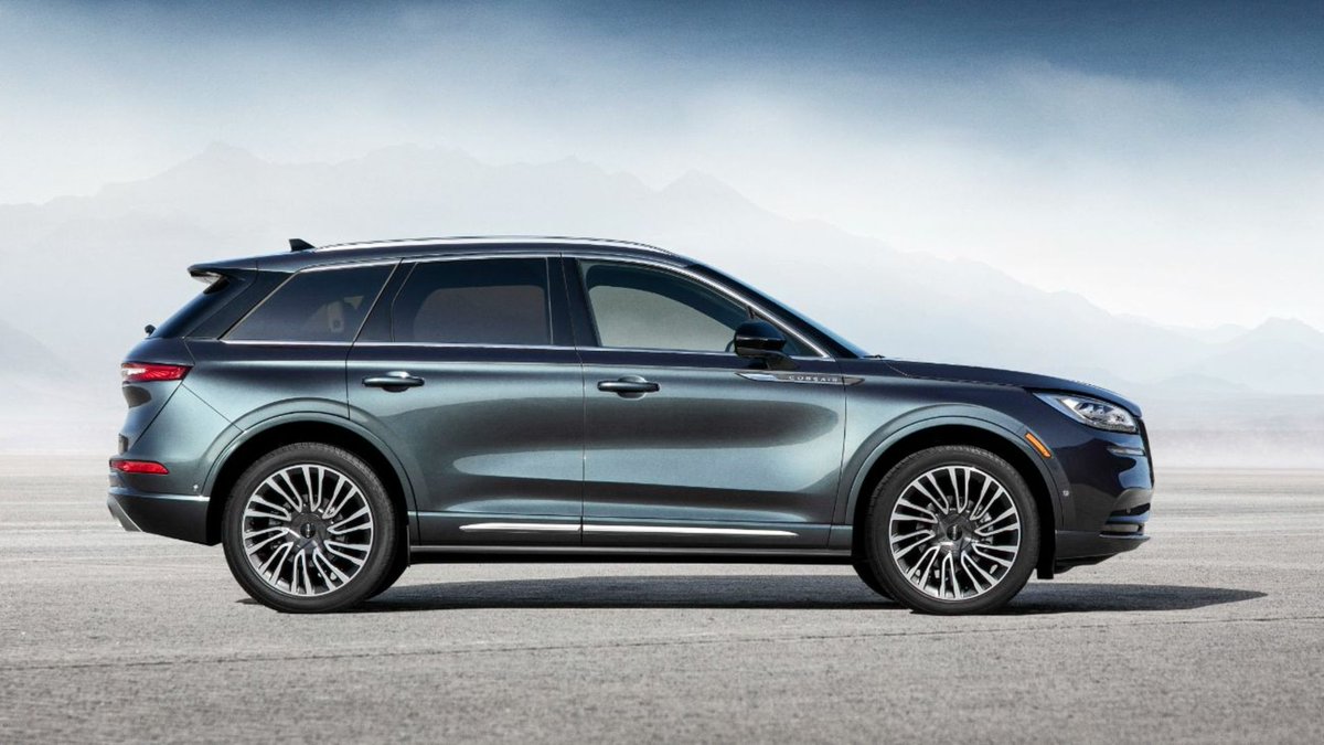 Introducing the all new 2020 Lincoln Corsair.

#lincolnmotorcompany #lincolncorsair #corsair #luxurysuv #suv