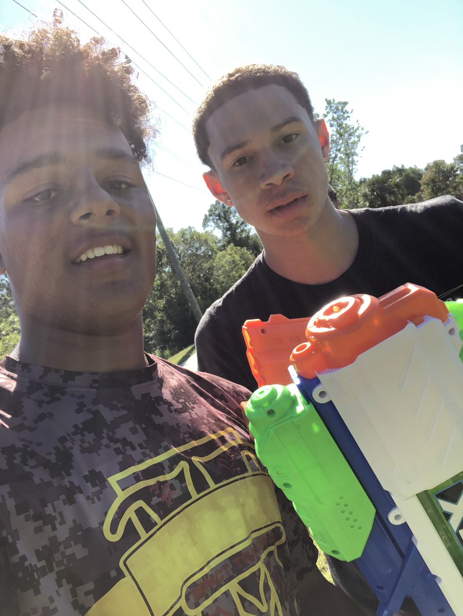 squirt_6's tweet photo. Brian with 4 kills on Dj,jake,Teagan,and Javier @Ahswaterwars191 https://t.co/T3KL03vTxl