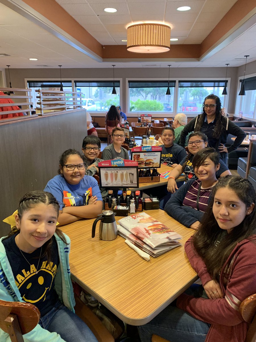 First stop on our Media field trip with our Newscast and Yearbook! 🥞🥓🥚
#breakfast #bestnewscastintheuniverse